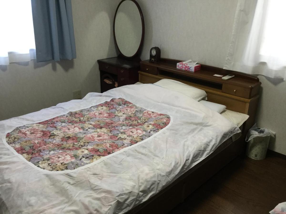 Guesthouse Cosmo Tokushima Zewnętrze zdjęcie